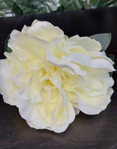 Capete de bujor artificial galben crem – material textil, diametru 9 cm, lungime 26 cm